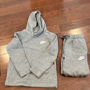 Nike sweatsuit